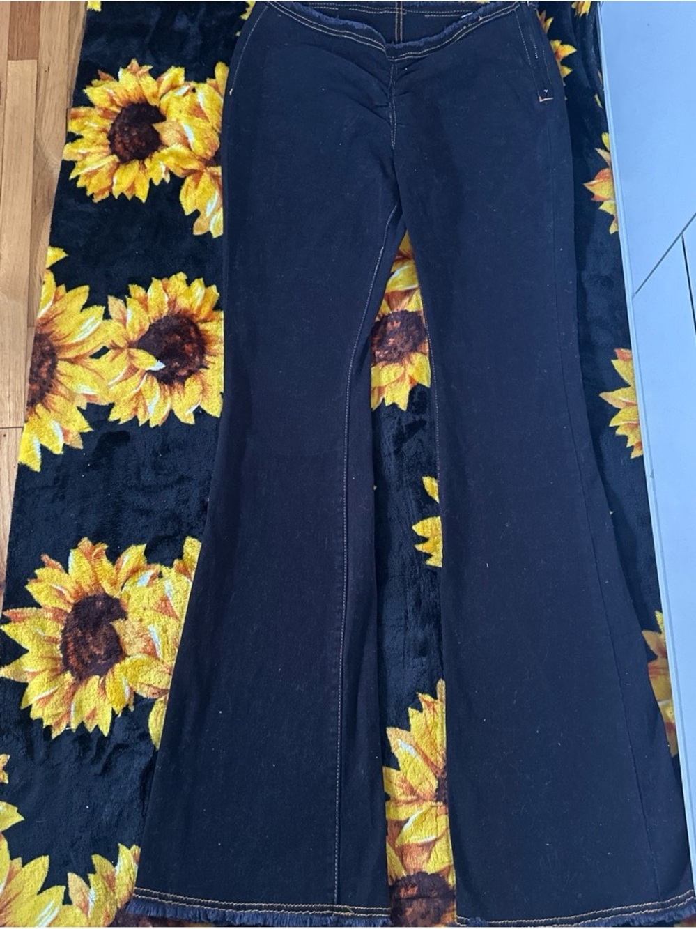 SHEIN Black Flared Mid-Rise Jeans